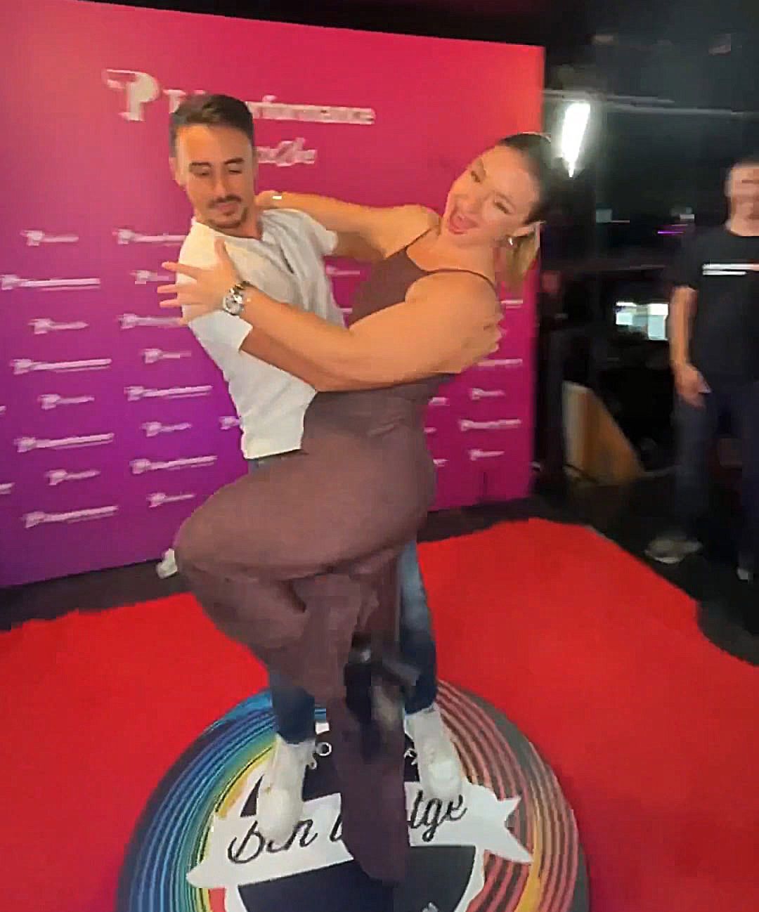 Videomaton 360 corporativo :: Discoteca opium Barcelona :: fotomaton 360